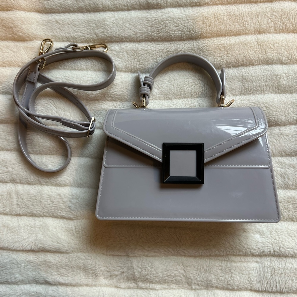 NWOT Handbag with shoulder strap - purchased from TJMaxx